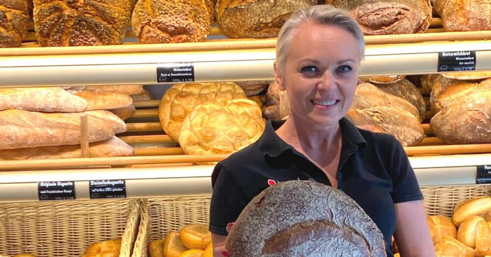 Verkäuferin bei der Bäckerei Reinhardt in Knittlingen