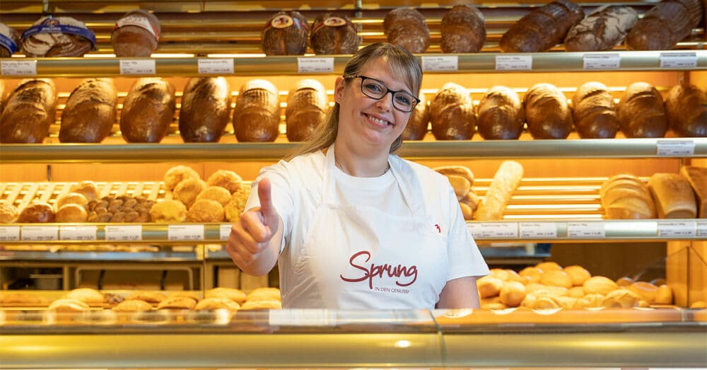 Verkäuferin der Bäckerei Sprung in Burg