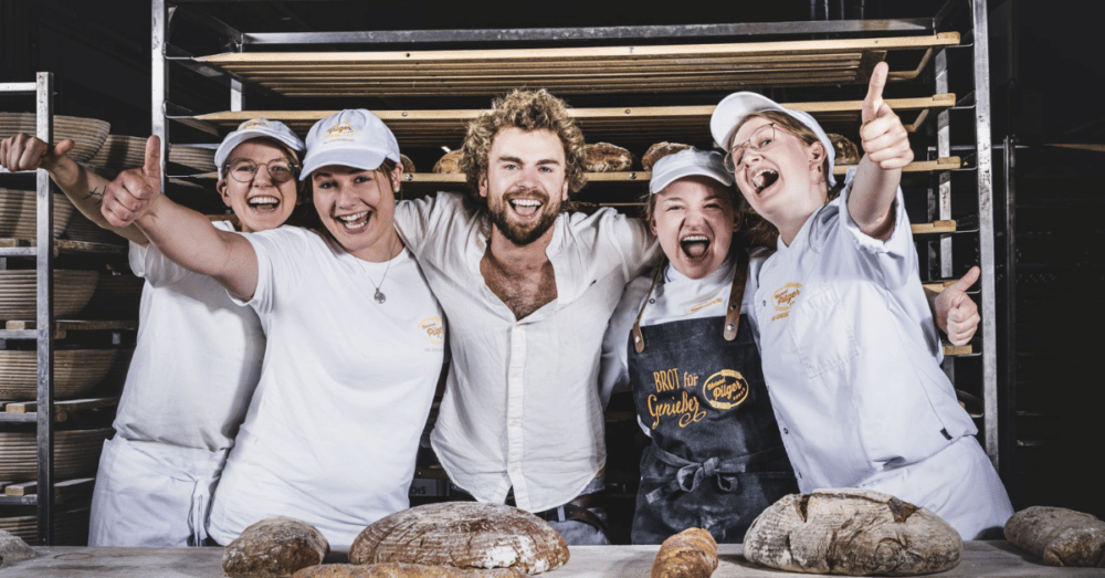 Auszubildene in der Backstube bei der Bäckerei Pilger in Breitenberg