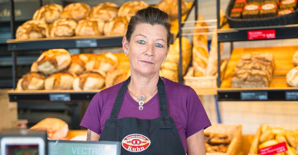 Filialleitung bei der Bäckerei Kuhn in KreuzstraßeValley und Umgebung