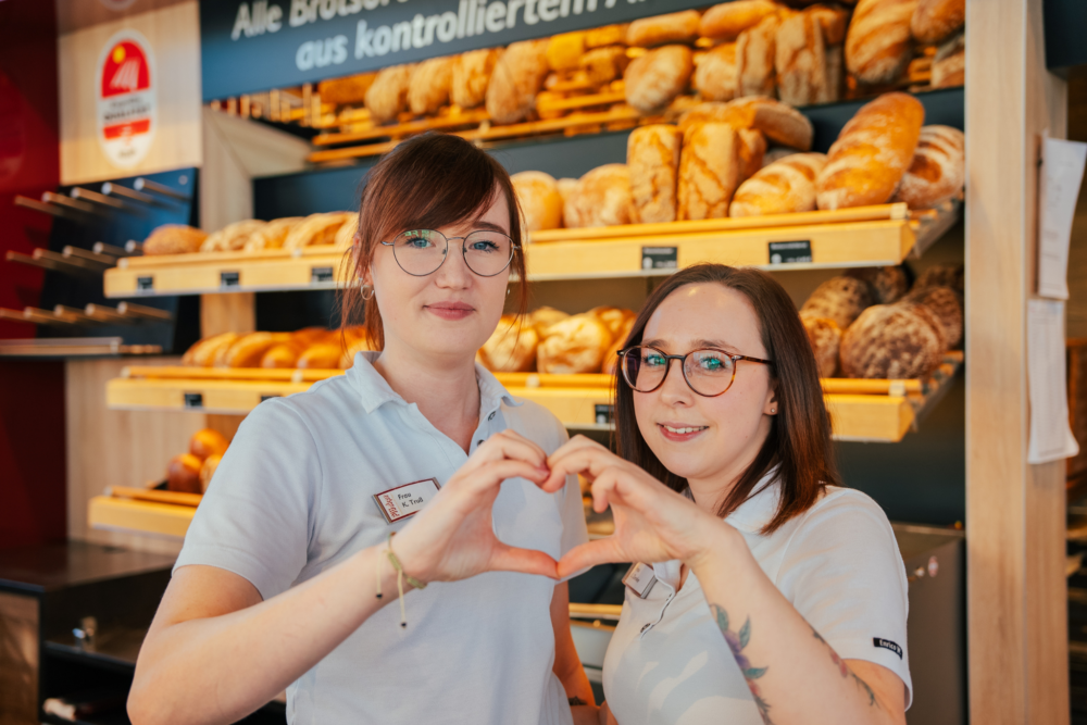 Verkäuferinnen der Bäckerei Plücker in Waldeck-Alraft
