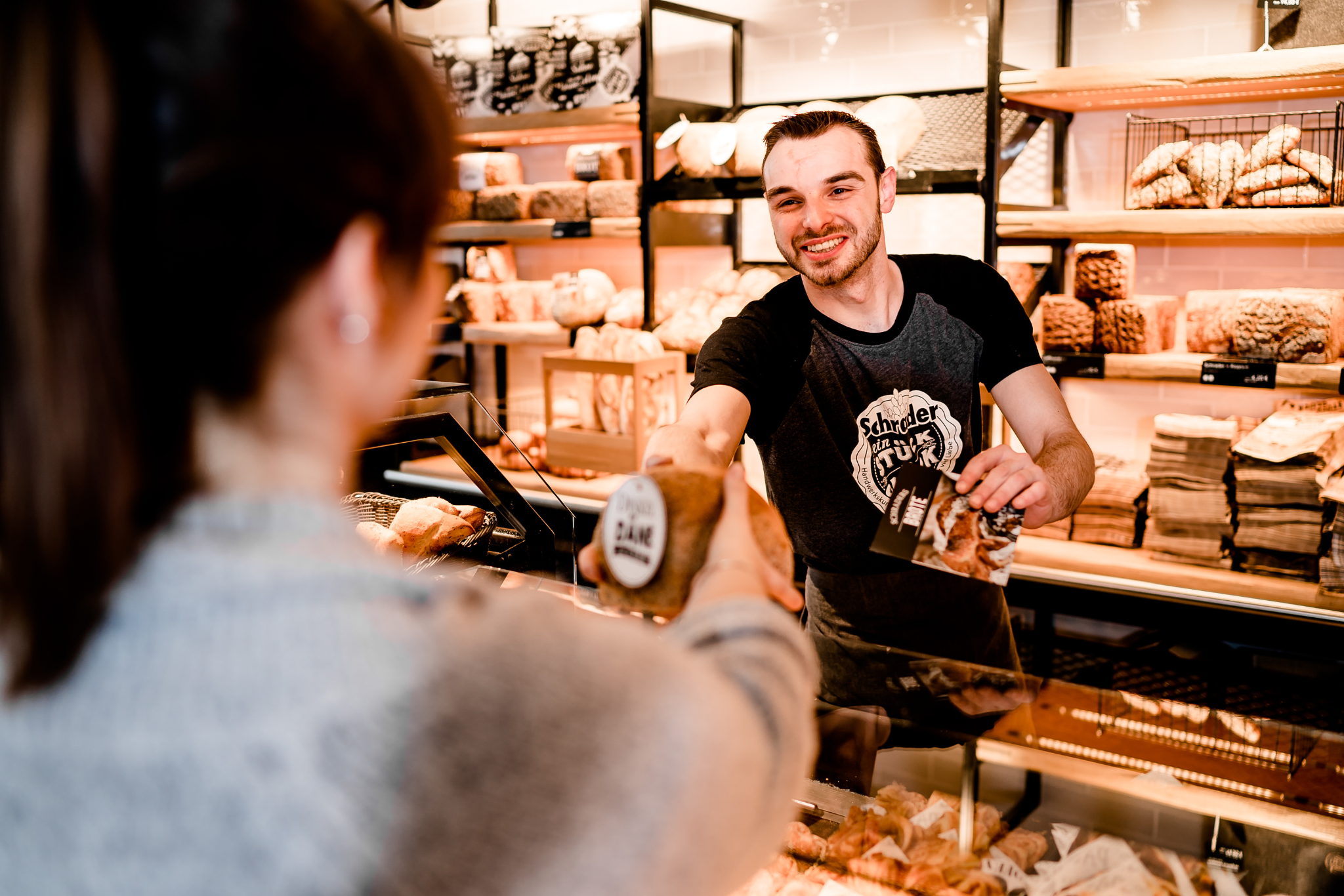 Verkäufer bei der Bäckerei Schrader in Apensen
