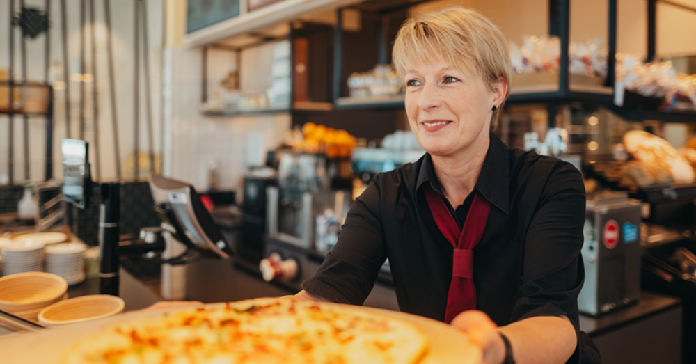 Verkäuferin der Bäckerei Fehren in Lingen-Ramsel