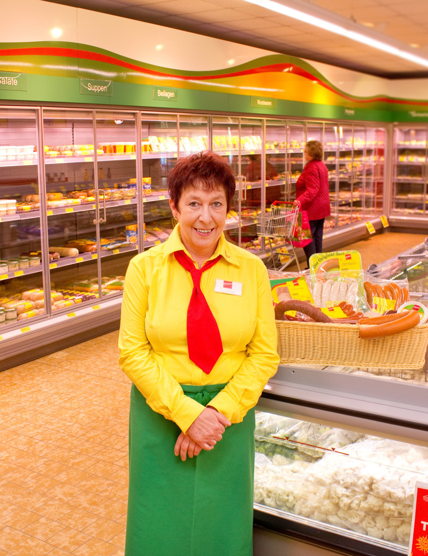 Mitarbeiterin der Girrbacher Fleischerei in Reinsdorf