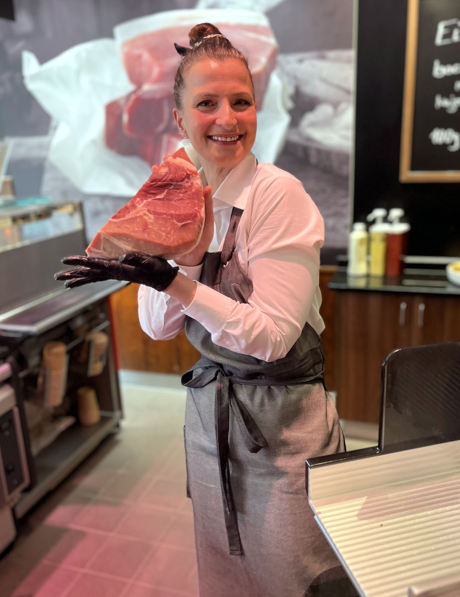 Verkäuferin bei Haase Feine Kost in Berlin
